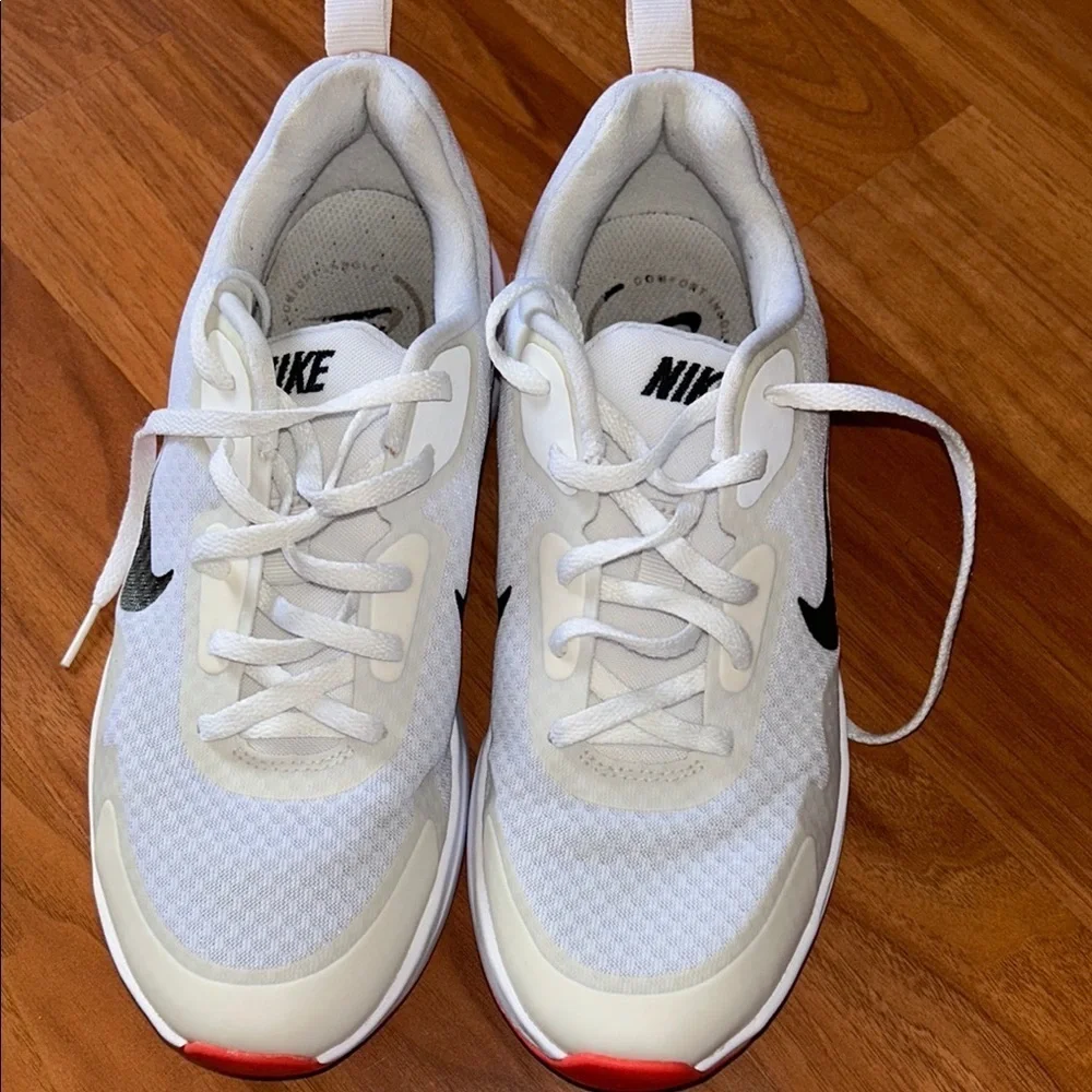 Nike White and orange Sneakers Lightweight Breathable Design